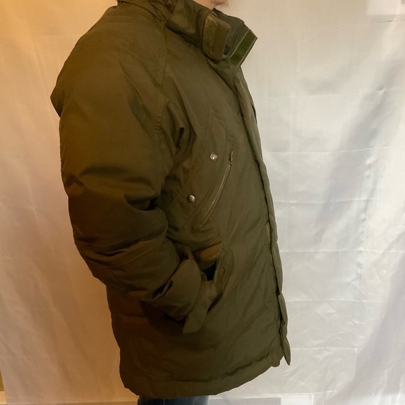 The North Face Stone Sentinel Waterproof Down Parka - Picture 13 of 14